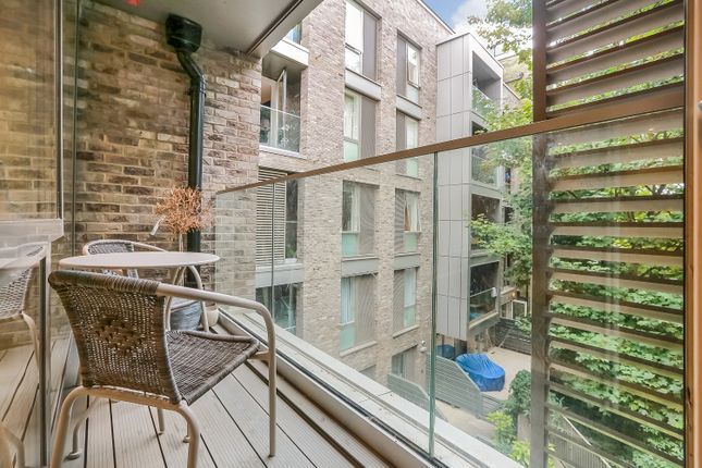 Thumbnail Flat for sale in Woods Road, Peckham