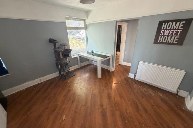 18, Pines Road, Paignton photo 3