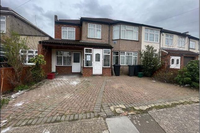 Thumbnail Detached house to rent in Hounslow, London