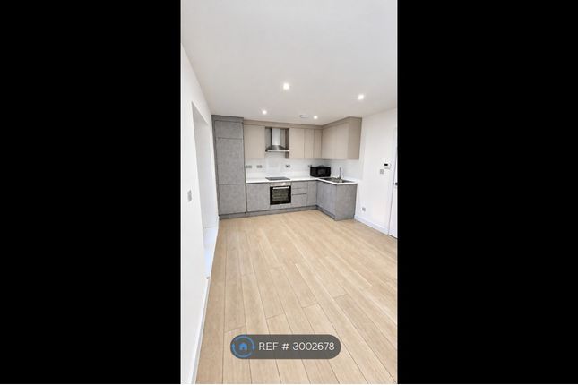 Flat  A Thornhill Road, Croydon photo 3