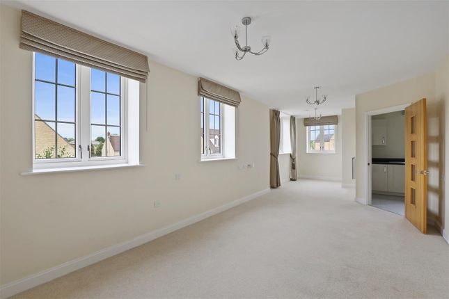 Flat 20, Watson Place, Trinity Road, Chipping Norton photo 2