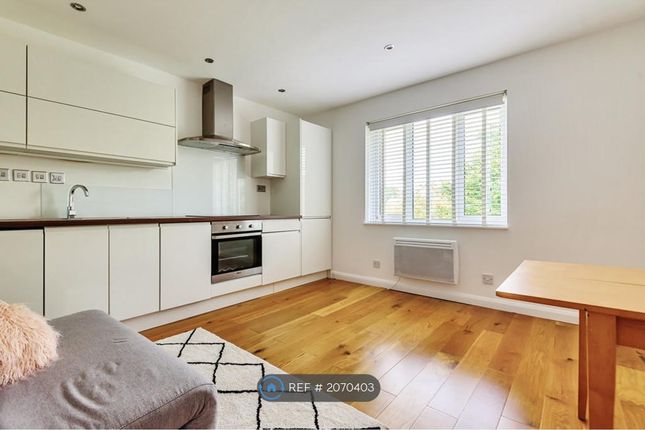 Thumbnail Flat to rent in Bramley Court, Barnet