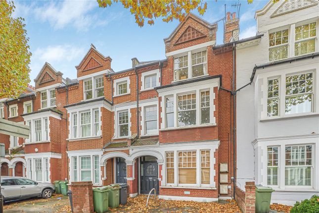 Bedroom flats and apartments to rent in London Zoopla