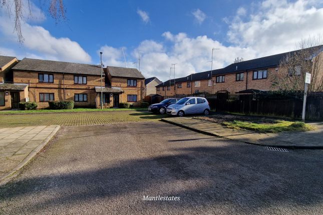 1-bed flat on 13 Hastings Close, Barnet, £229,000