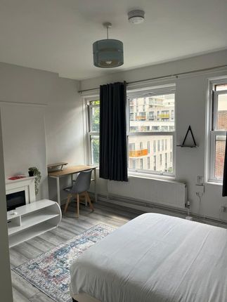 13, Jacobson House, Aldgate East photo 2