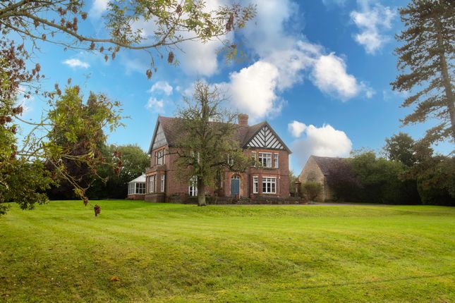 Semi-detached house for sale in Walton, Warwick, Warwickshire