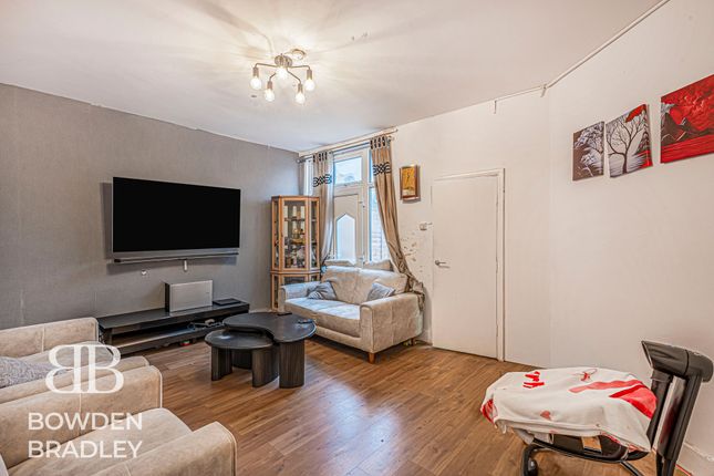 32 Jersey Road, Ilford photo 2