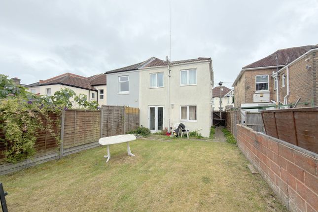 25, Curzon Road, Bournemouth photo 4