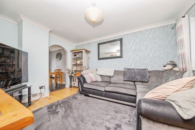 28, Wentworth Drive, Ipswich photo 3