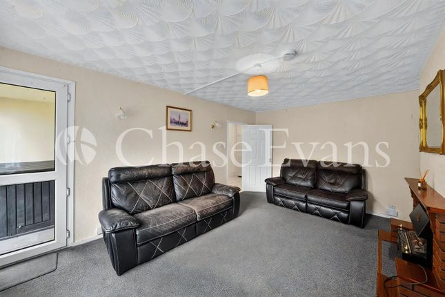 2, Woodall Close, London photo 4