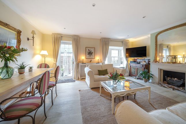 5, Trafalgar Place, Lymington photo 3