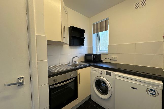 24, Oxhay View, Newcastle under Lyme photo 3