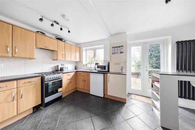 Room 1, 17, Regency Close, Chigwell photo 3