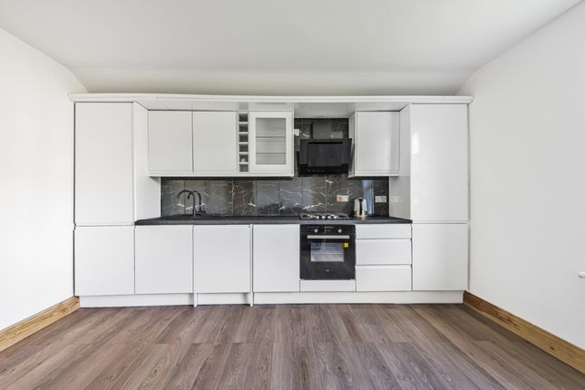 37 F, Woodville Road, London photo 5