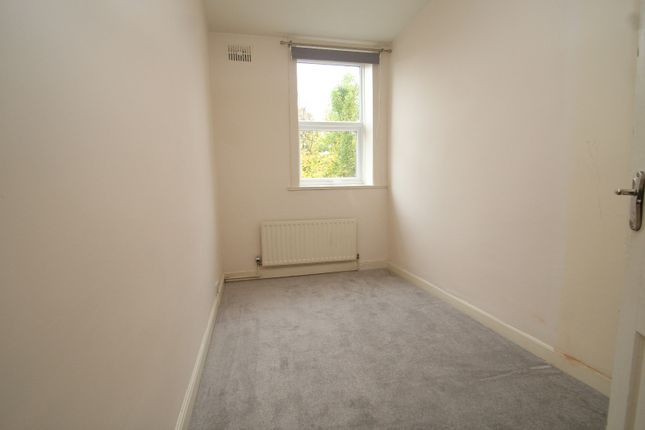 4, Allerton Lodge Flats, Leeds photo 4