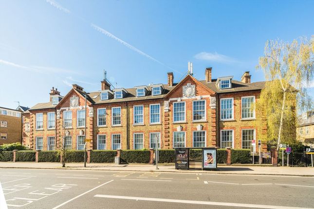 Thumbnail Flat to rent in Garratt Lane, Earlsfield