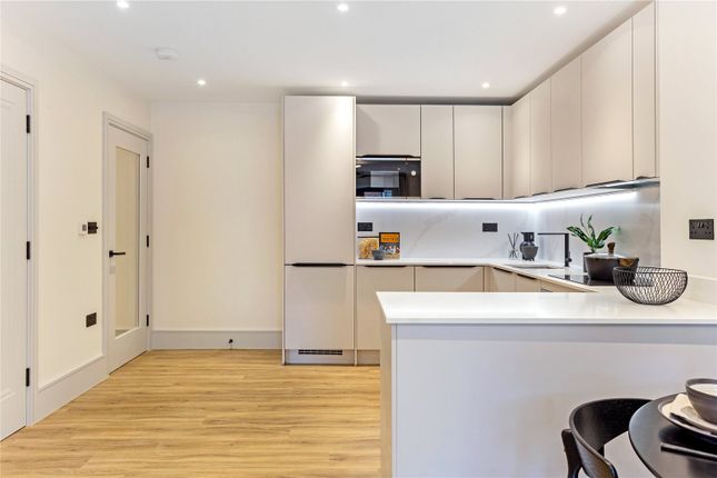 Flat for sale in Meadway, Haslemere