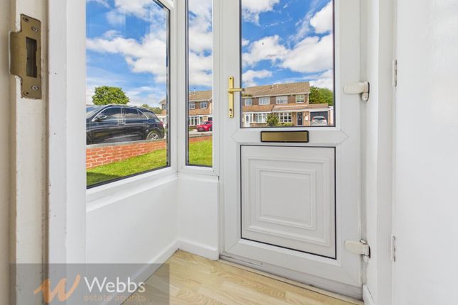 19, Ensbury Close, Willenhall photo 2