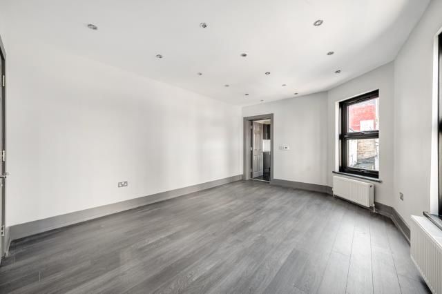 Flat 1, 95, Queen Street, Maidenhead photo 4