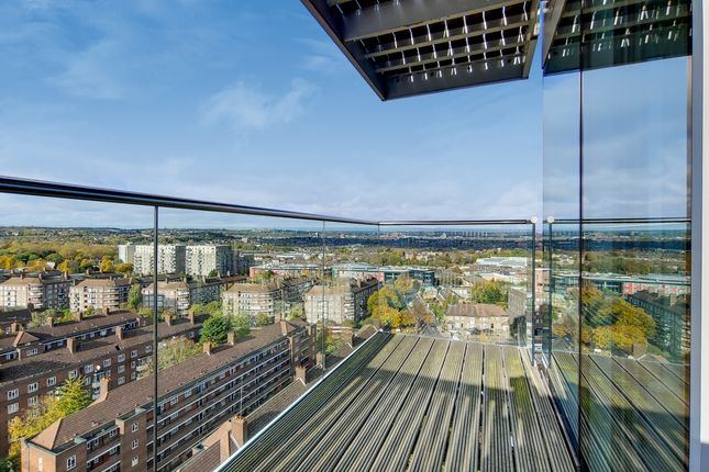 Flat 122, Residence Tower, Woodberry Grove, London photo 2