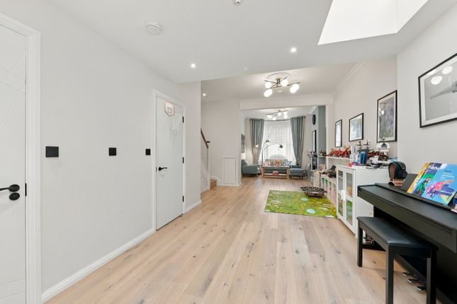 9, Sulina Road, London photo 4