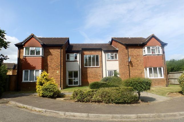 Flat to rent in Rabournmead Drive, Northolt