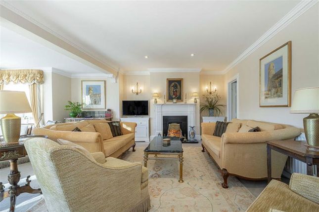 35, Ham Island, Windsor photo 3