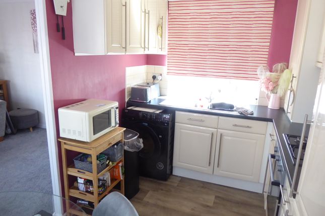 20 The Rowans, Woodbine Close Park, Waltham Abbey photo 2