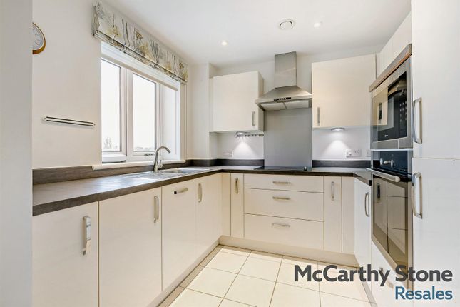 28 Landmark Place, Moorfield Road, Denham Green photo 2