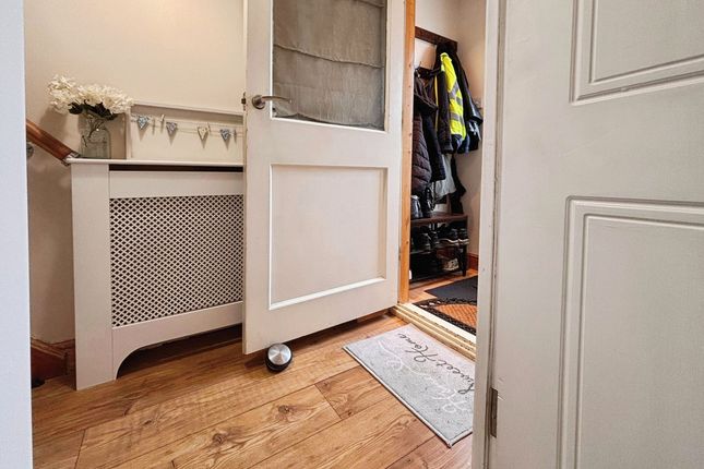 19, Harlech Way, Burton-on-Trent photo 2