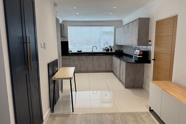 8 Park Lane, Manchester photo 4