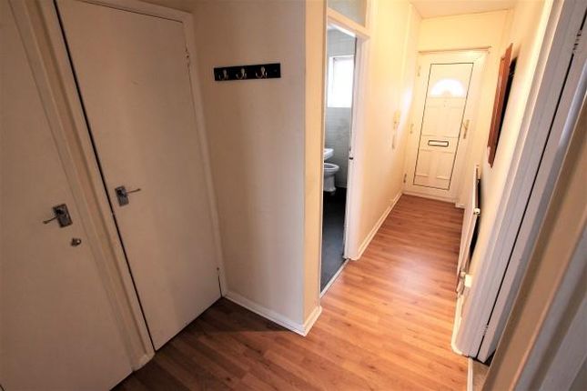 Flat for sale in Dagenham Road, Romford, Essex