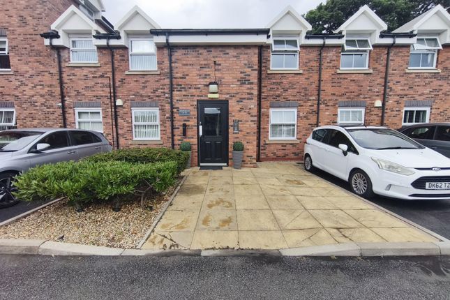 2-bed flat on 102 Flat 12, Eastham Rake, Wirral, £95,000