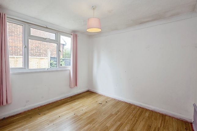 215, Southwood Road, Hampshire photo 4