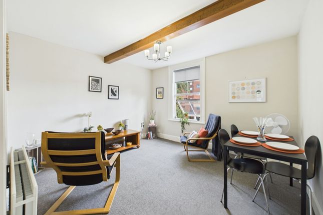 First Floor Flat, 10 Howard Street, Reading photo 2