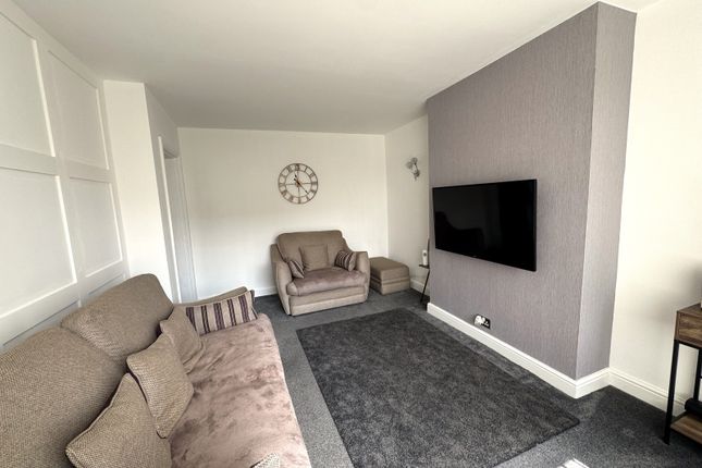17 Priory Close, Normanton photo 4