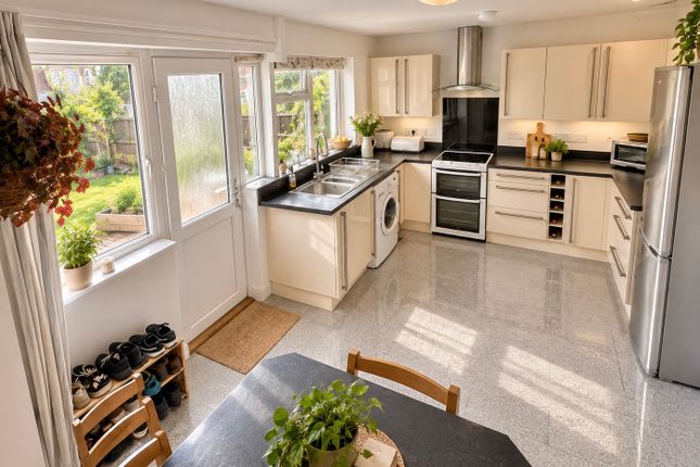 32, Linford Road, Ringwood photo 3