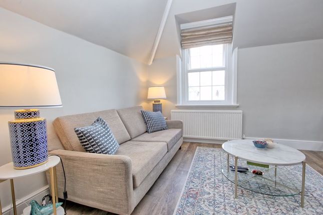 Flat for sale in Narcot Lane, Chalfont St. Peter, Gerrards Cross