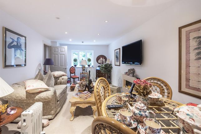 Flat for sale in North Court, Buckwood Road, Markyate
