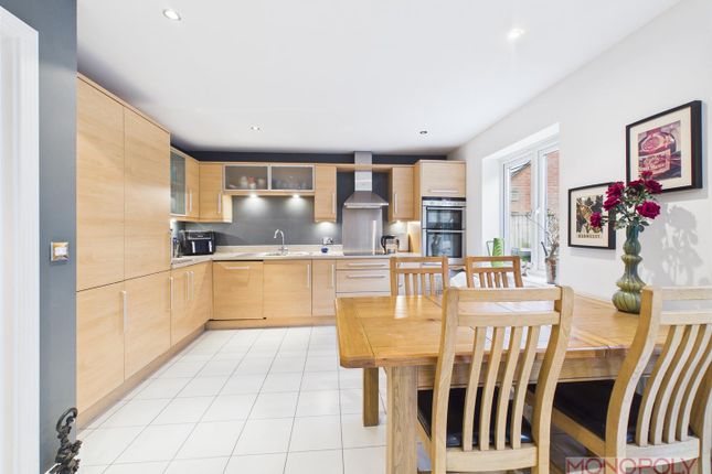 7, Millfield, Wrexham photo 4