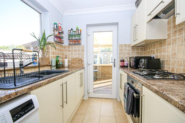 10, Stratford Drive, Norwich photo 4