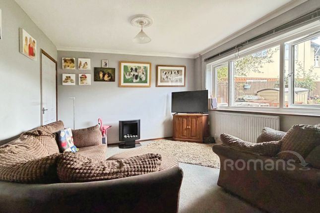 Chester Way, Farnham photo 2