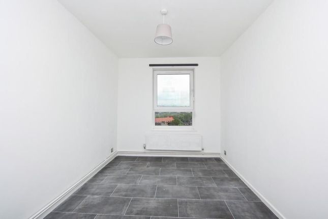 Flat to rent in Wyndham Road, Camberwell