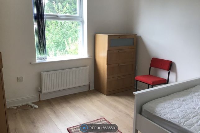 Room to rent in High Town Road, Luton