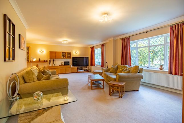 11, Chilterns Park, Bourne End photo 4