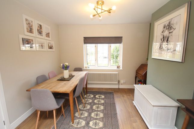 16, Souberie Avenue, Letchworth Garden City photo 4