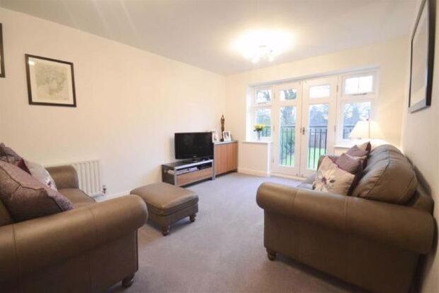 Flat to rent in College Court, Stockport