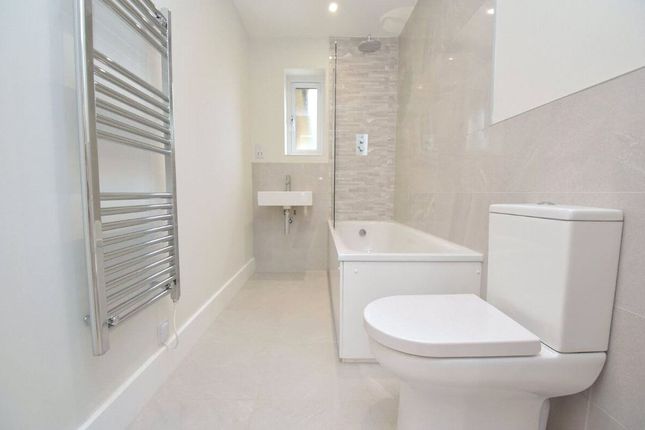 19, Nightingale Close, Woodbridge photo 4