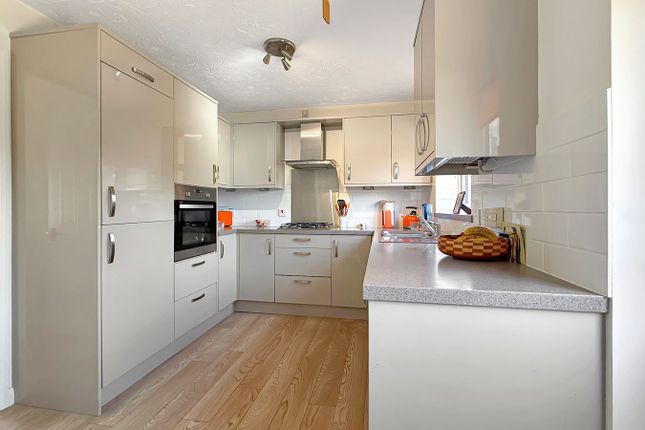 68, Temple Lane, Witham photo 4