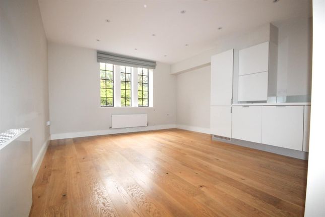 2, Albert Court, Warley photo 4